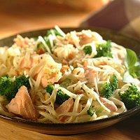 Linguine, Salmon and Broccoli Toss